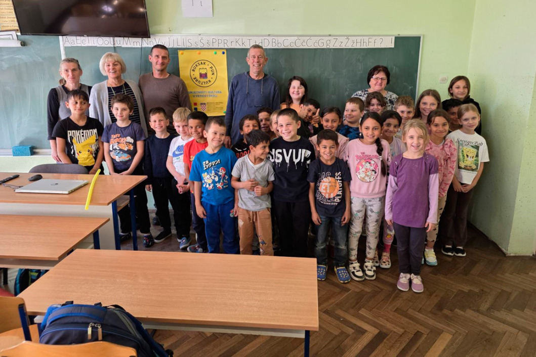 Jasen Boko posjetio osnovnoškolce u Kuzmincu