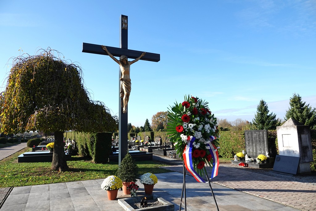 Spomen obilježje Križ života