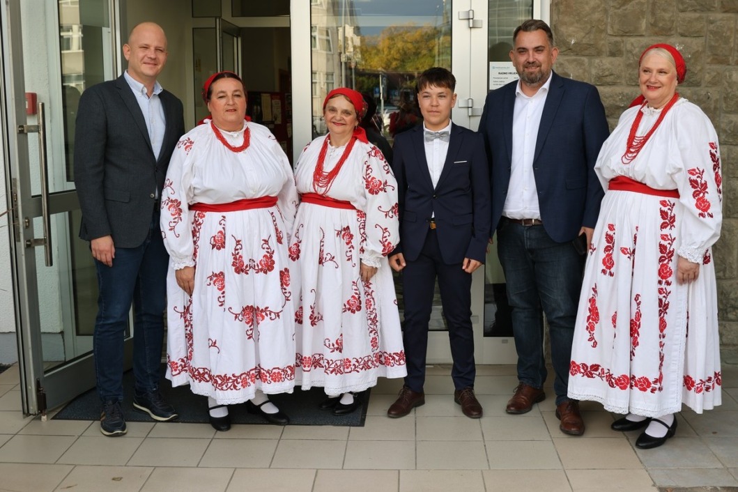 Članice KUD-a Srce, Mišel Jakšić i Tomislav Golubić
