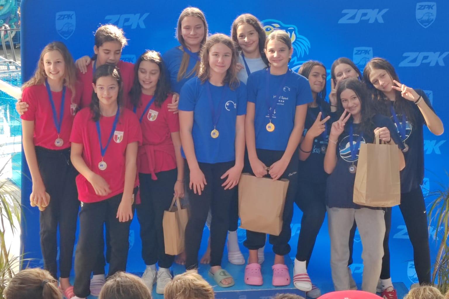 Klara Stanković, Franka Bebek, Maria Rihtarić i Eva Novak (prvo mjesto)