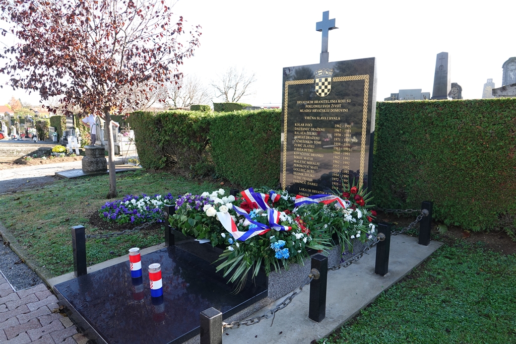 Spomenik hrvatskim braniteljima na đurđevačkom groblju