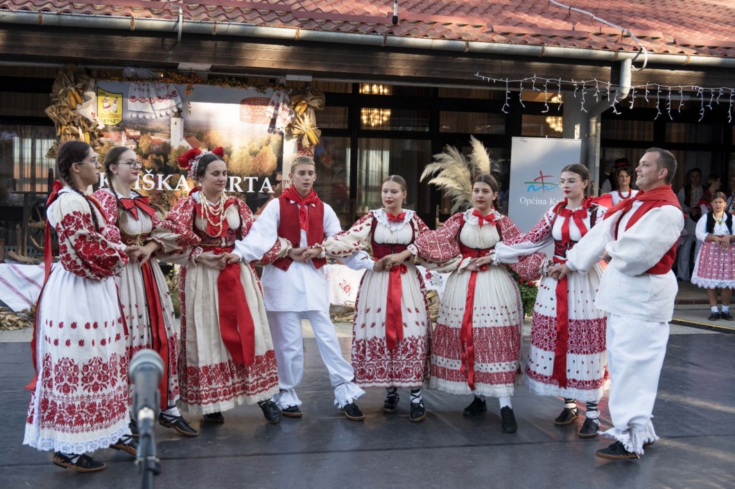 Susret folklora