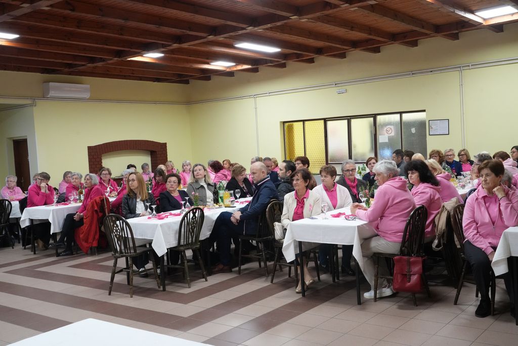 Članice udruge žena Nada