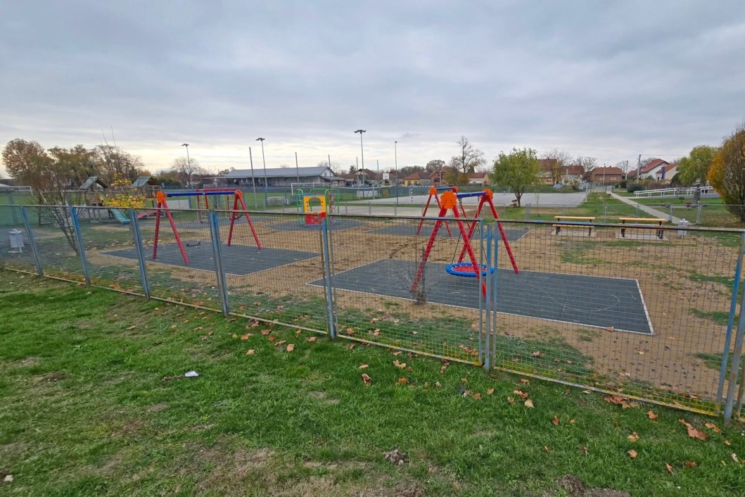 Dječje igralište u Đelekovcu 