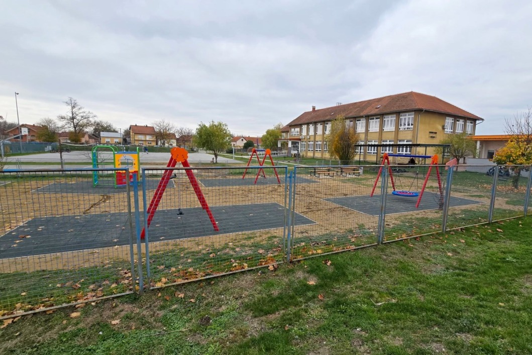 Dječje igralište u Đelekovcu