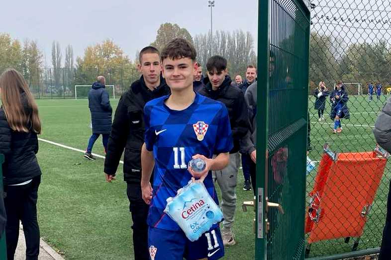 Jakov Horvat u kockastom dresu