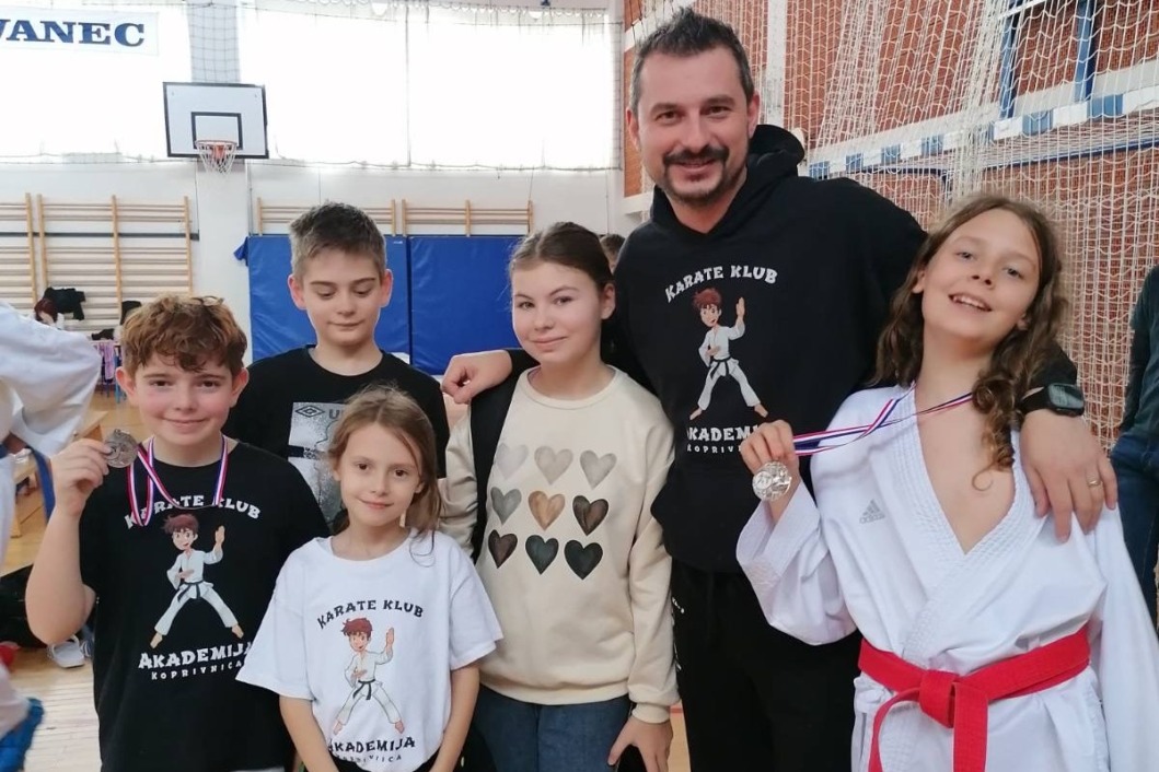 Članovi Karate kluba Akademija
