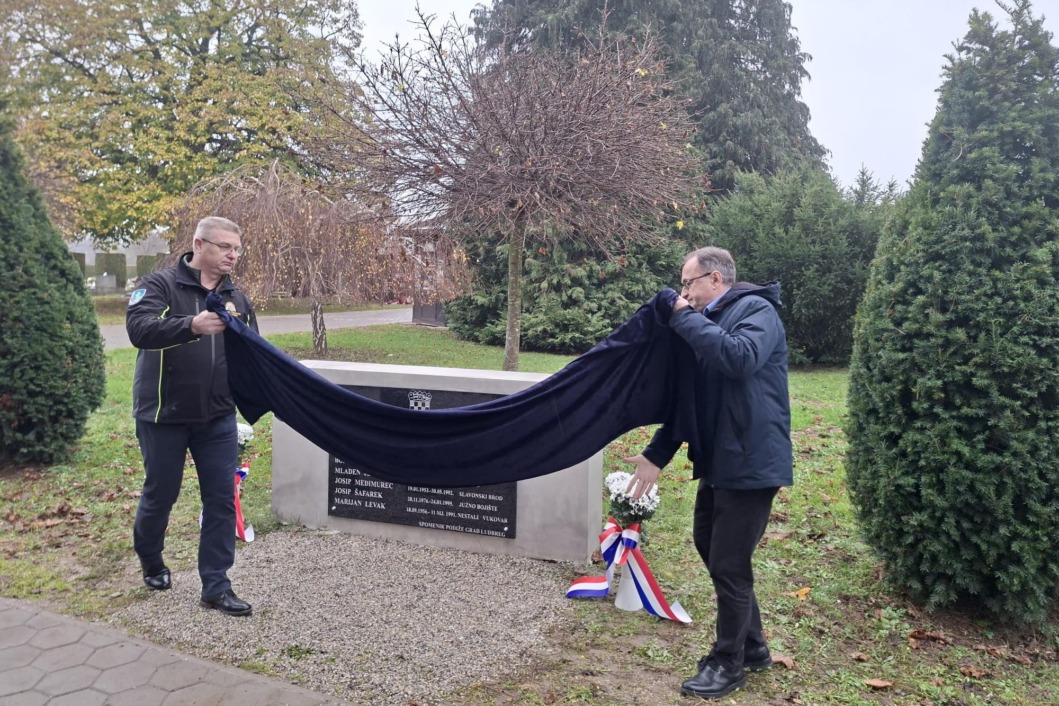 Spomen-ploča poginulim i nestalim braniteljima u Ludbregu