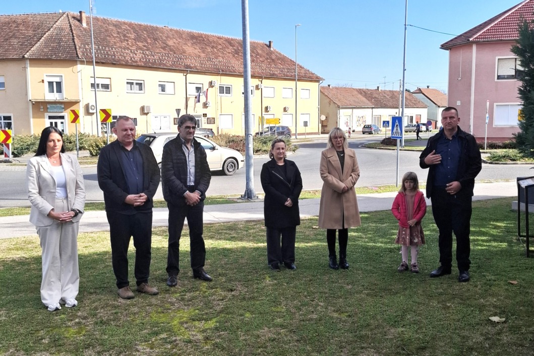 Odavanje počasti svim preminulim mještanima i poginulim hrvatskim braniteljima