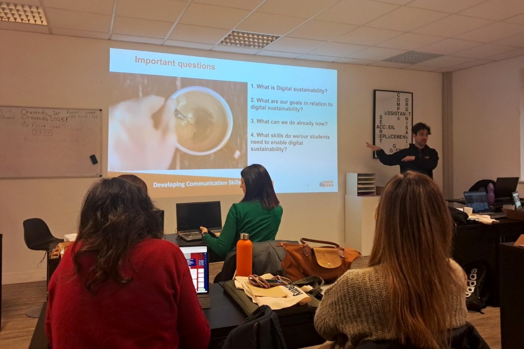 Učiteljica Adela Stilin na Erasmus+ usavršavanju u Parizu