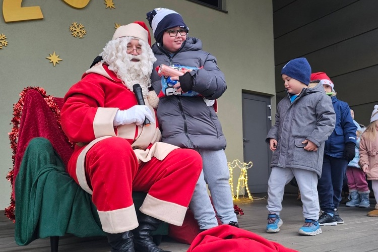 Djed Mraz stigao u Novi Marof