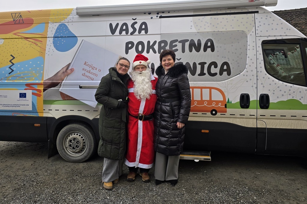 Božićni bibliobus i Djed Mraz