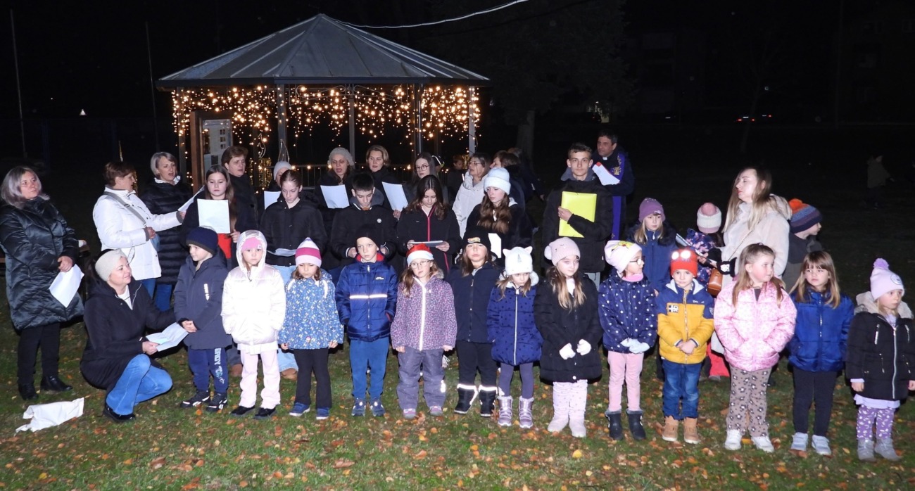 Paljenje prve adventske svijeće u Đelekovcu