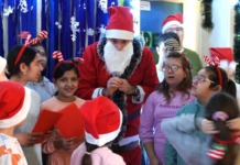 Grad Đurđevac i ove godine darivao djecu, starije i potrebite Djed Mraz donio je poklone