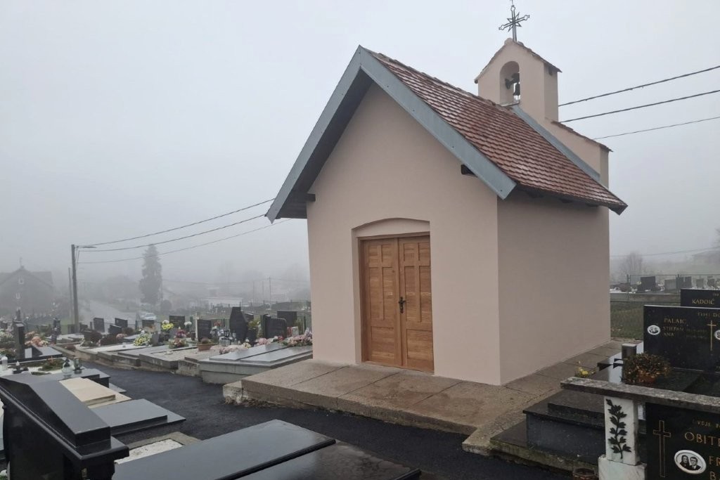 Kapelica na groblju u Križu