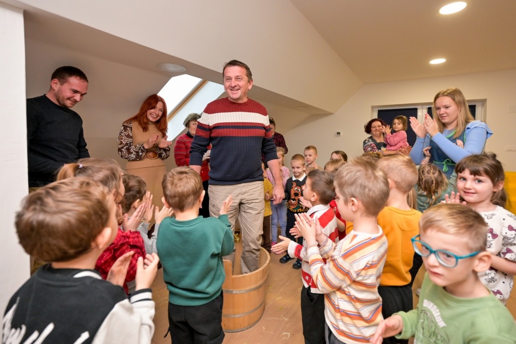 Vrtićarci i načelnici Modrić i Marković