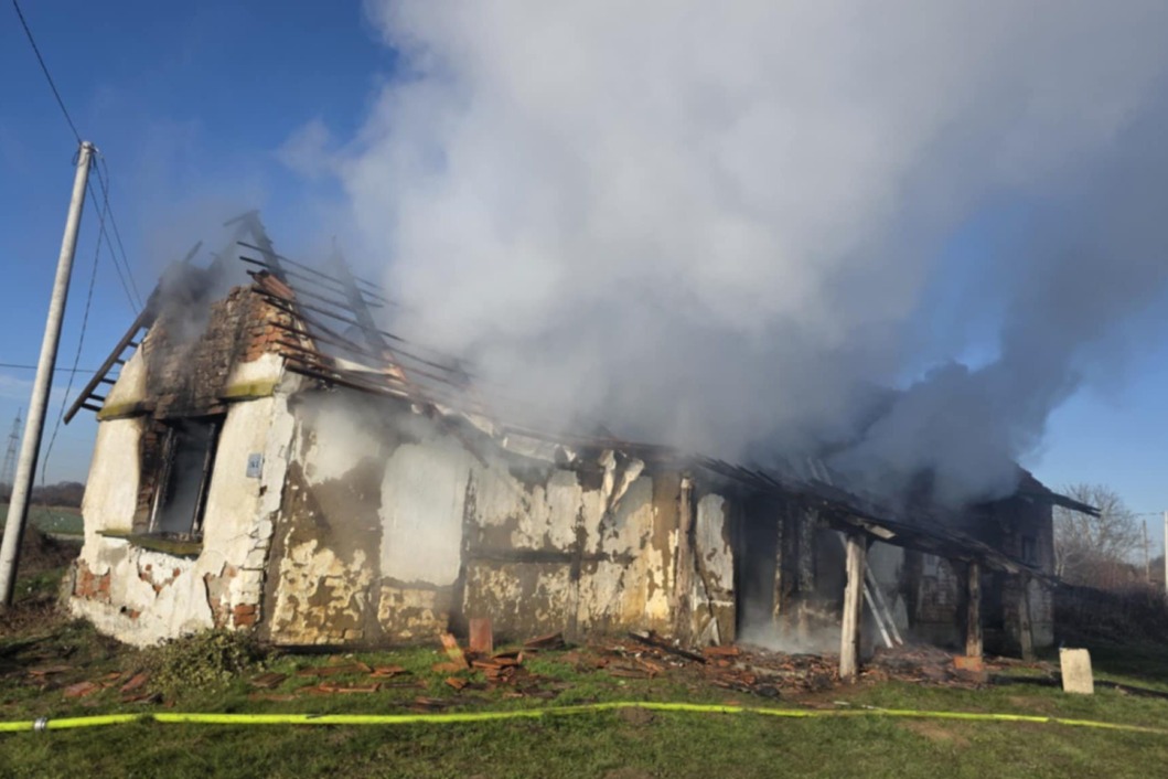 Požar obiteljske kuće u Kuzmincu