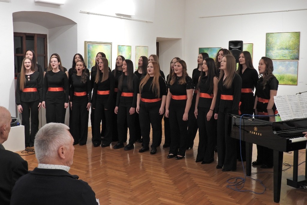 Djevojački zbor đurđevačke gimnazije