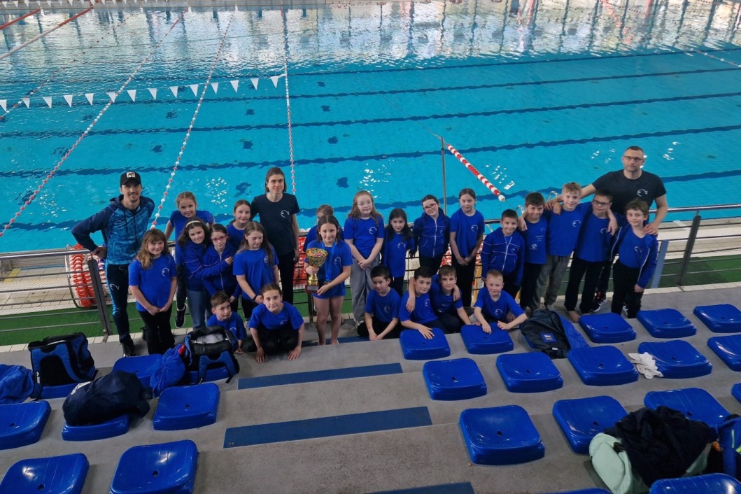 Plivači i plivačice Cerina