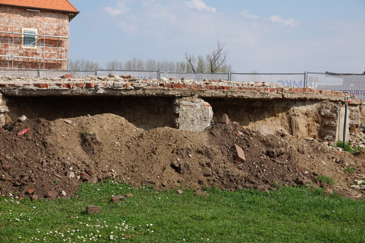 Rušenje bedema oko utvrde Stari grad Đurđevac