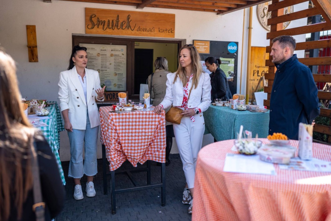 Smutek Earth Day Tasting