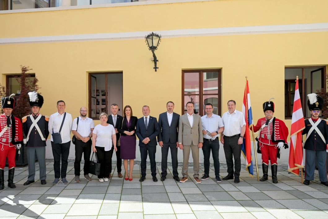 Polaganje vijenaca i otvorenje izložbe u Varaždinu