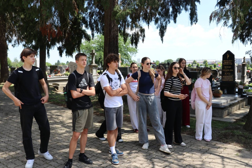 Edukativna šetnja koprivničkim grobljem