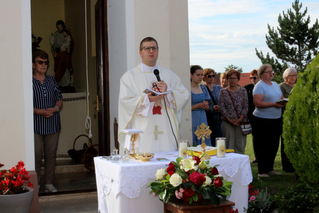 Kalinovački župnik vlč. Ivica Gladoić