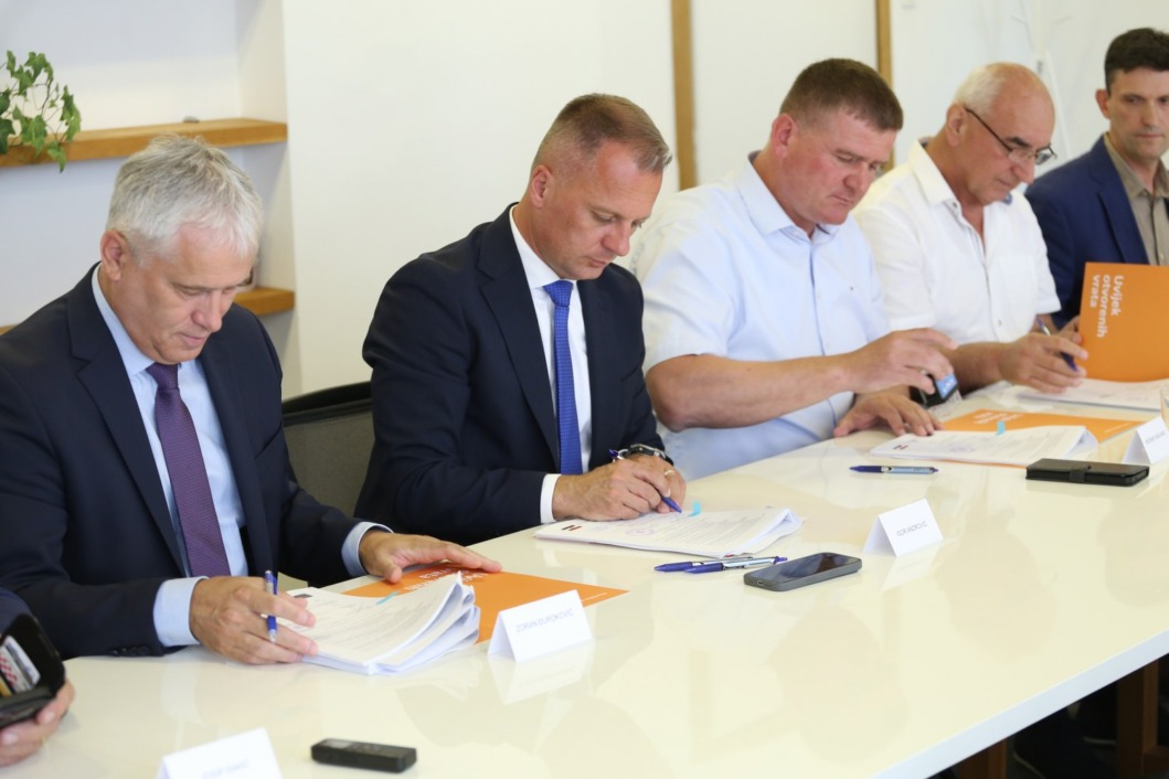 Potpisivanje ugovora