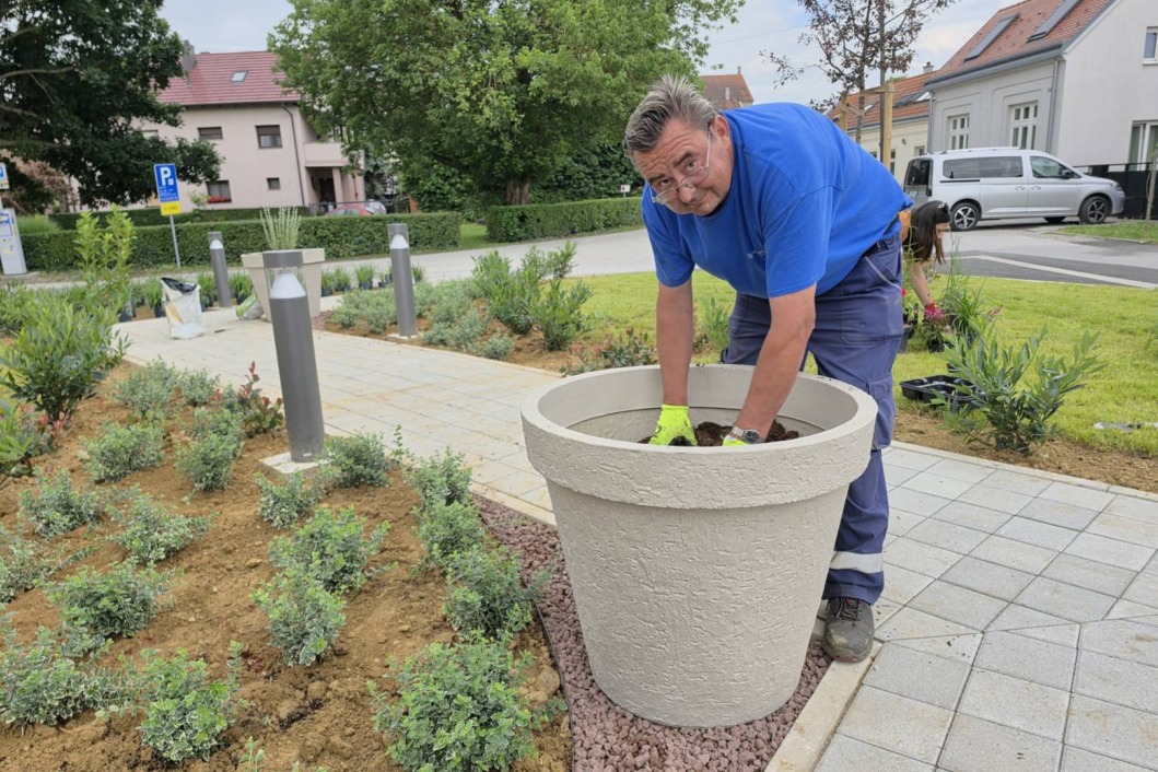 Djelatnik Komunalca