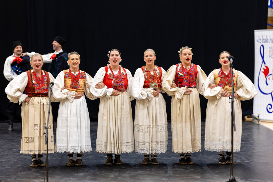 Festival folklora Iz bakine škrinje