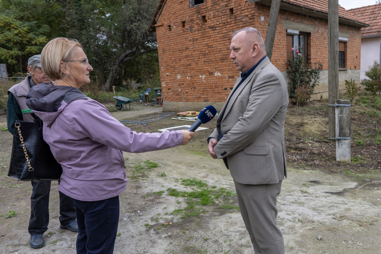 Načelnik Općine Kloštar Podravski Siniša Pavlović daje izjavu za HRT