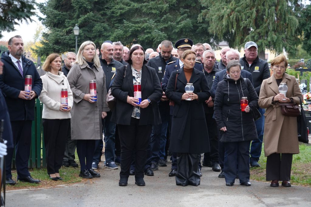 Polaganje vijenaca povodom Svih svetih